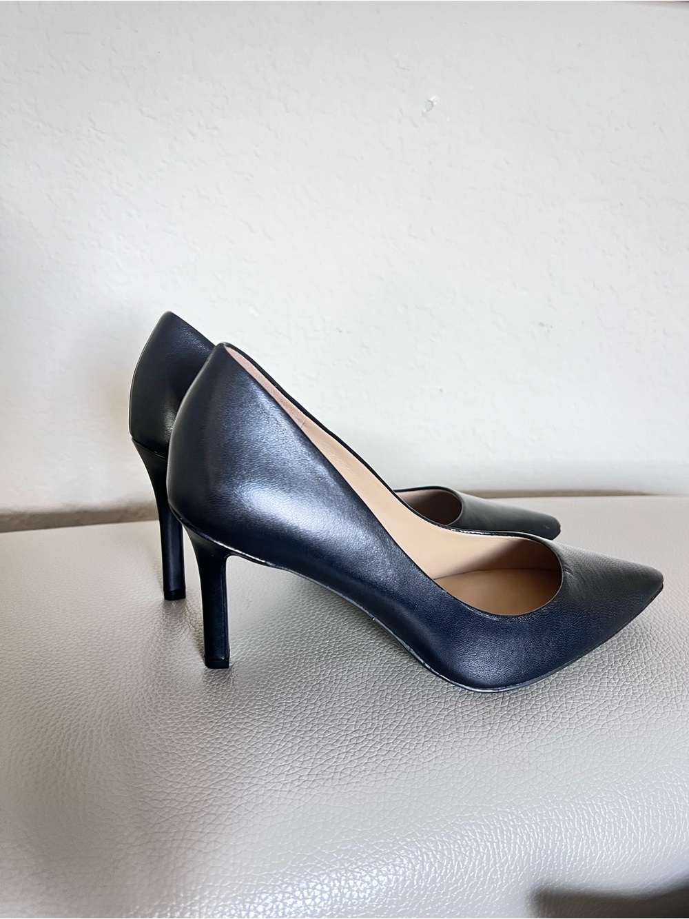 Natulazer Black Pointed-Toe Leather Pumps - Picture 1 of 9